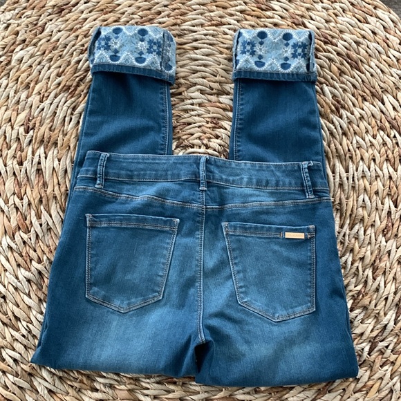 WHBM Embroidered Cuff Skinny Crop - Picture 7 of 16